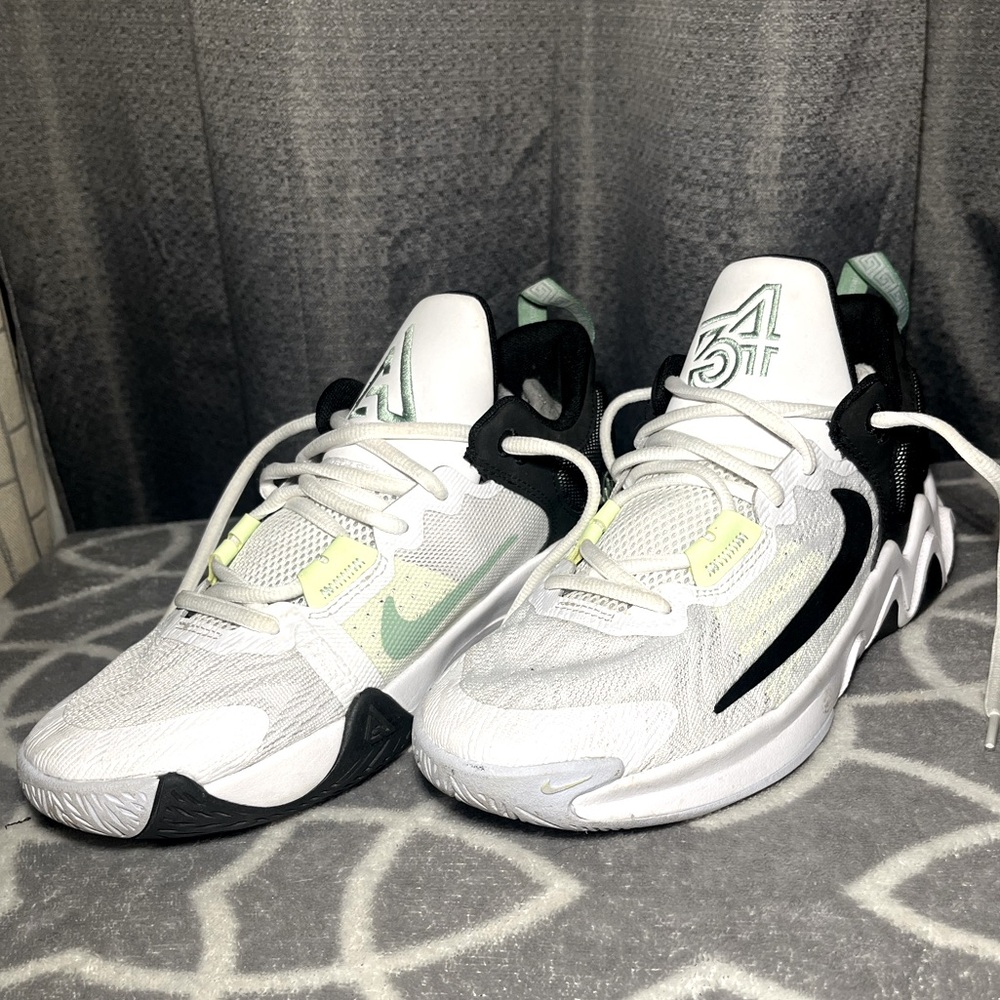 NIKE Gianni immortality 2 VOLT EUR size 38.5